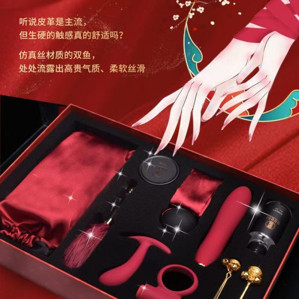 Adult sex toys are shared by husband and wife, and other large-scale toys are teased on the bed - 图片 2